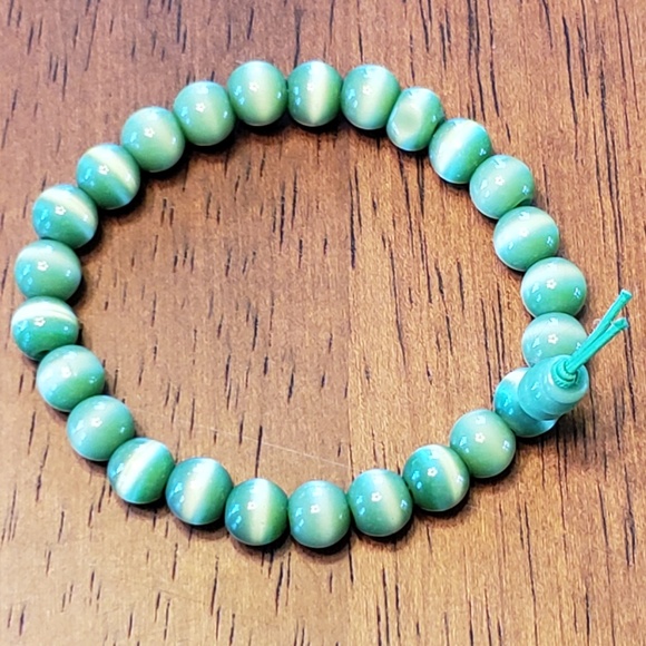 Green Bead Stretchy bracelet - Picture 1 of 3